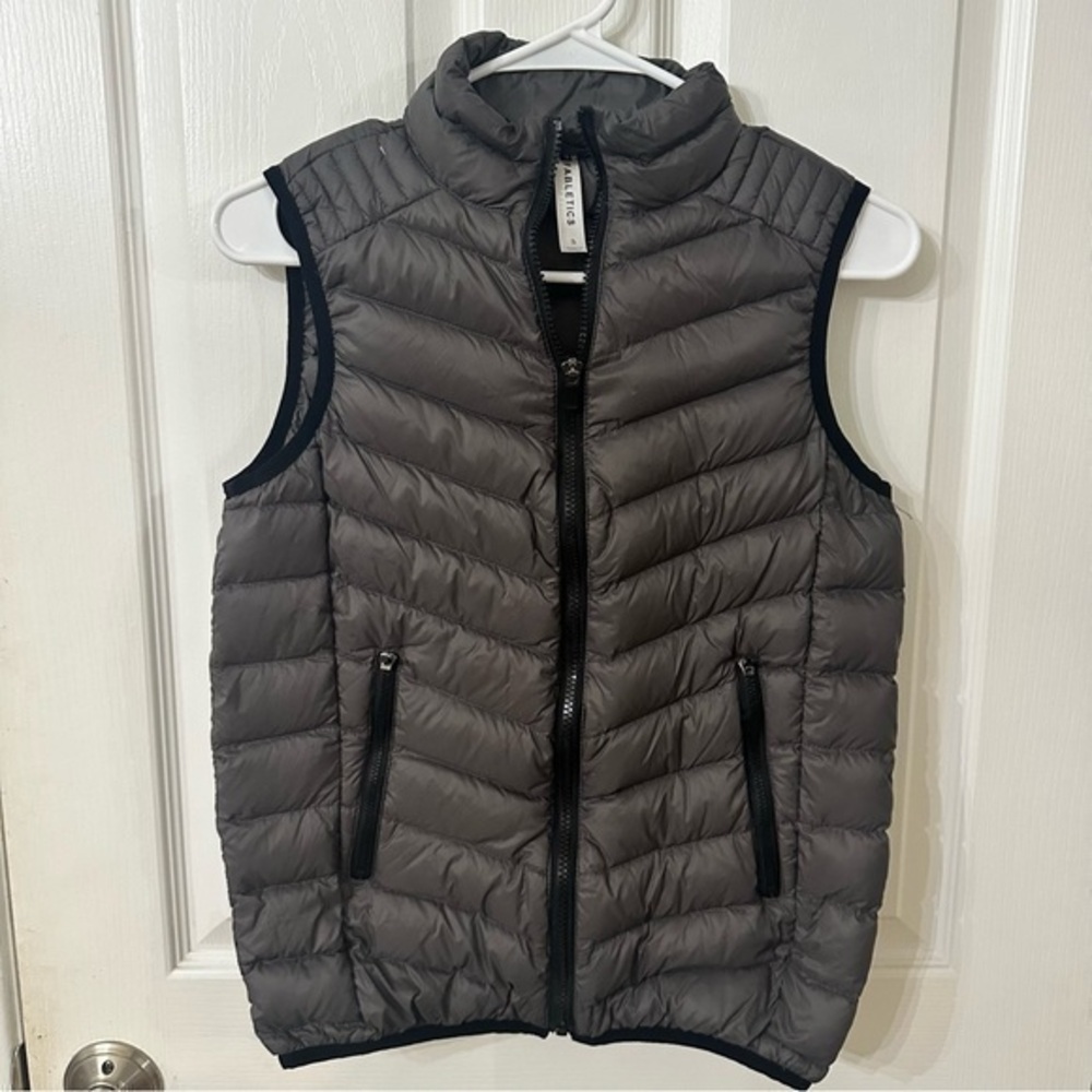 Fabletics Fenway Vest, size small.